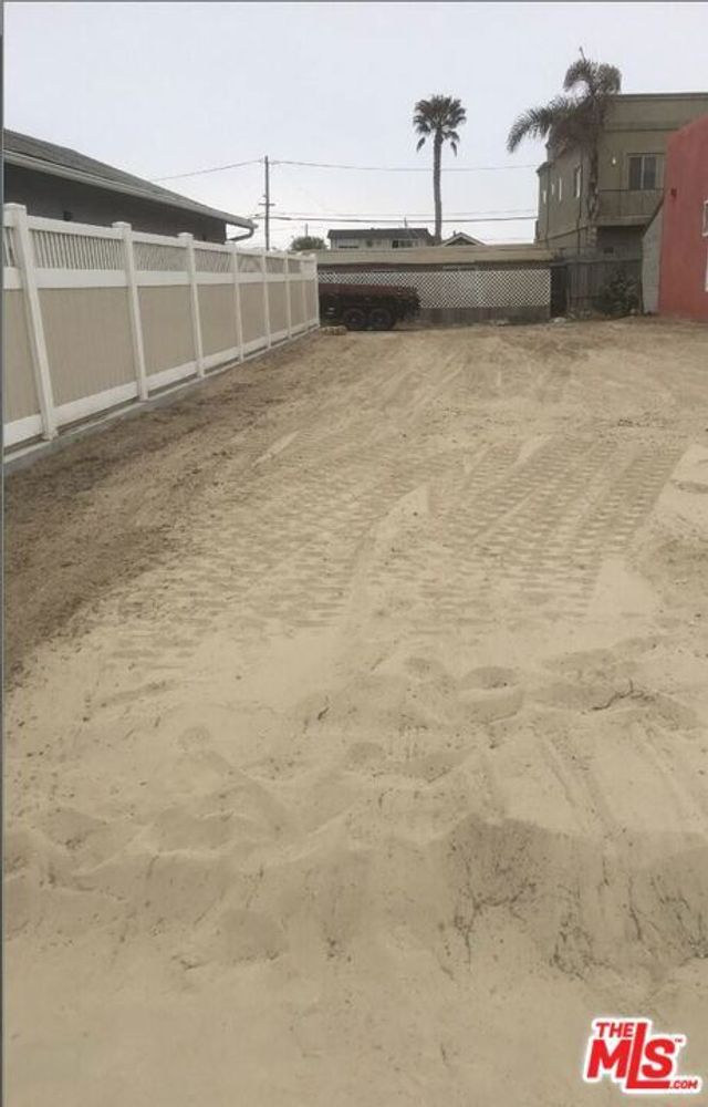 370 Pier Avenue, Oceano
