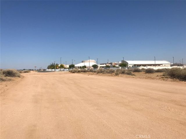 Esaws Avenue, Apple Valley
