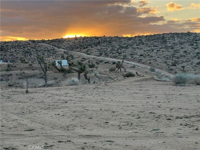 9683 Milpas Drive, Apple Valley