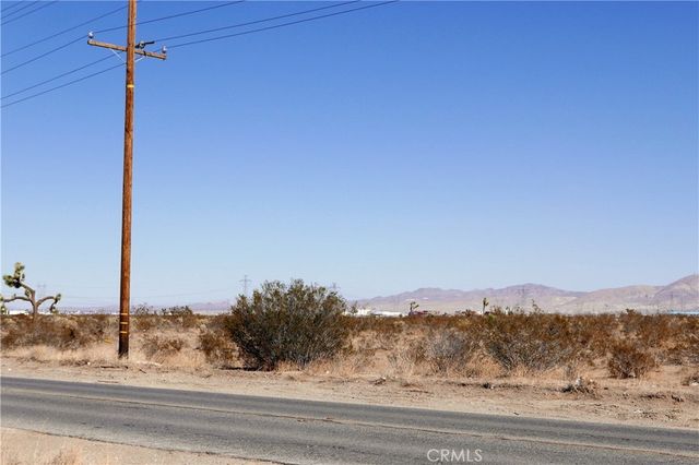 Aster Road, Adelanto