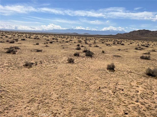 Kenwood Road, Adelanto