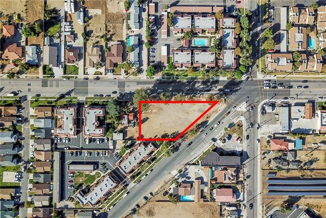 8916 Fontana Avenue, Fontana