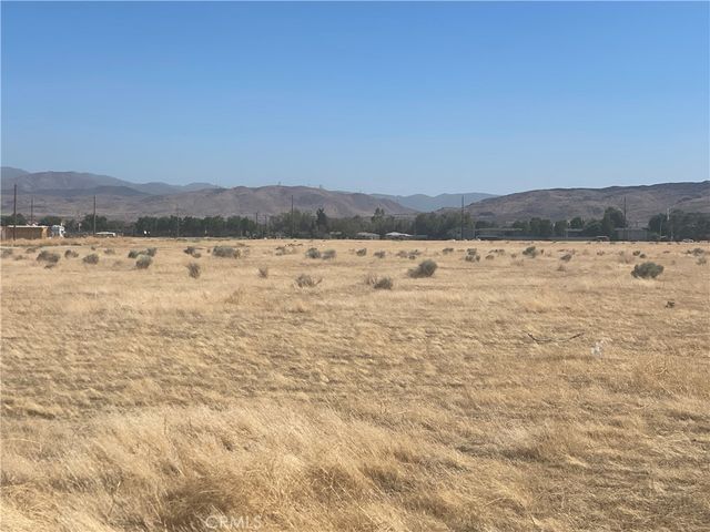12 Avenue P-8, Palmdale