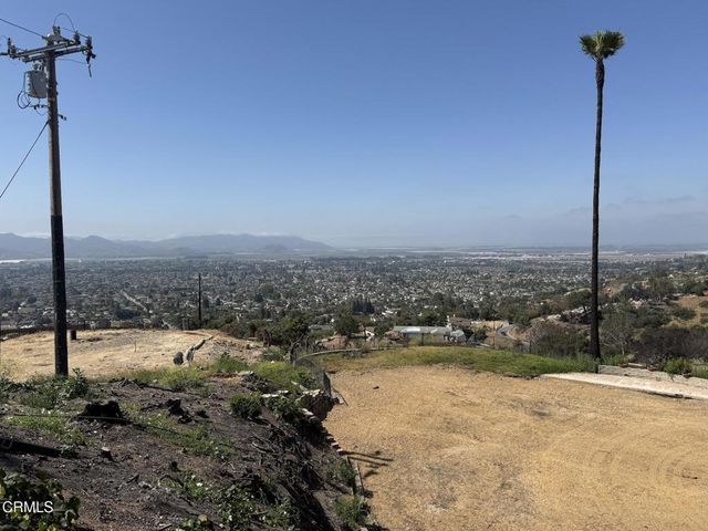 894 W Highland Drive, Camarillo