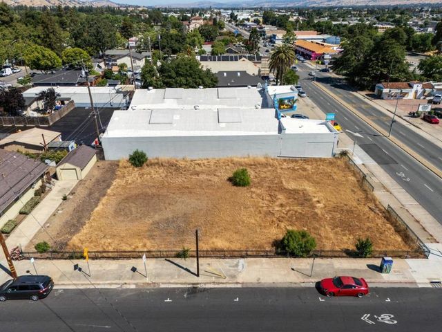 7711 Monterey Street, Gilroy