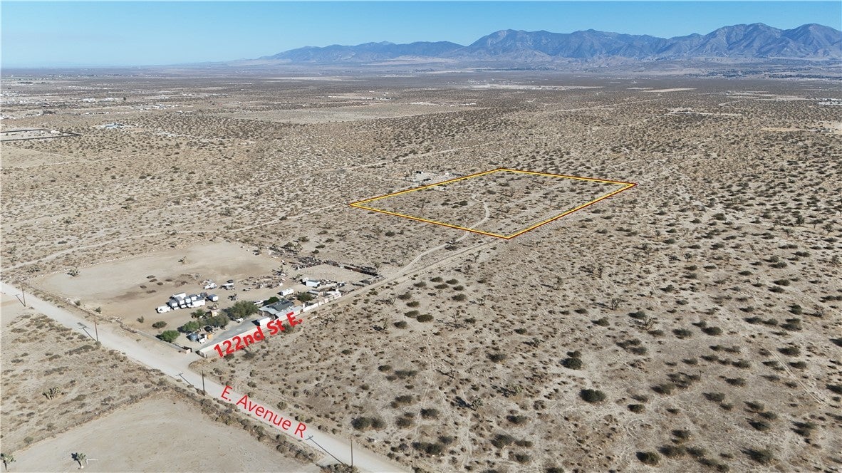 Photo of Listing #IV25129068