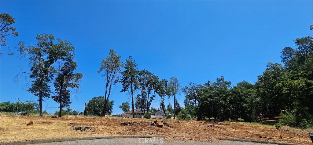 Pinewood Court, Paradise