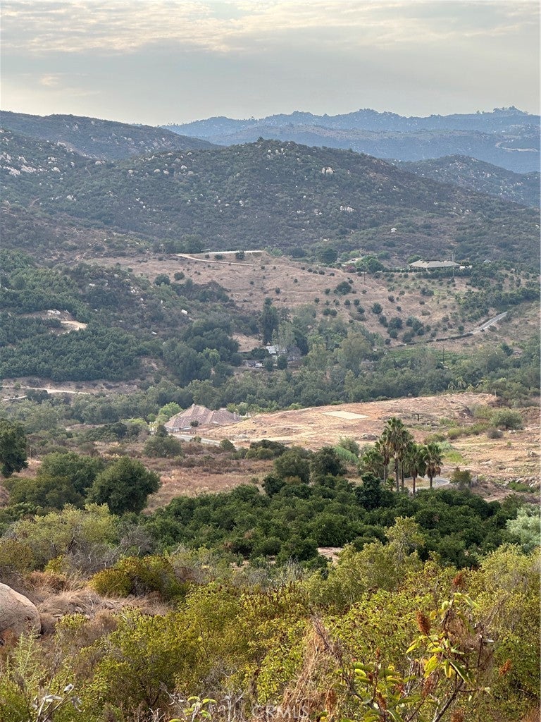Vuelta Grande Road, Temecula