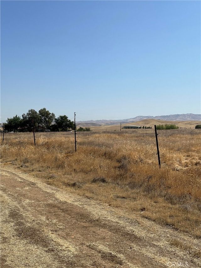 Cosmo Street, Bakersfield