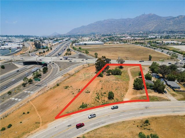 Old Frontage Road, Moreno Valley