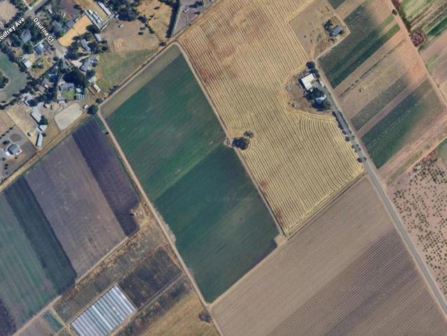 Crews Road, Gilroy