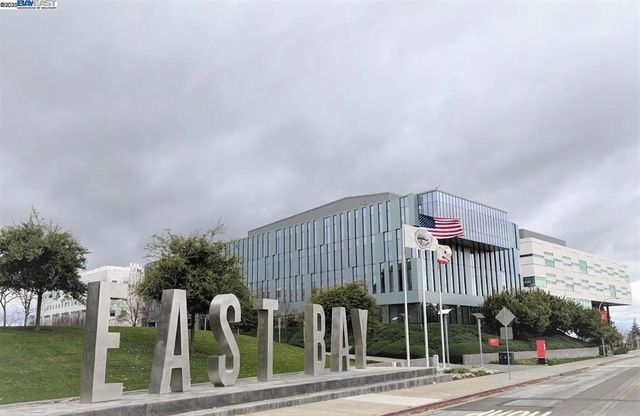 Hayward Blvd, Hayward