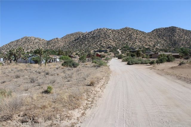 Minna Gombell Ln, Pioneertown