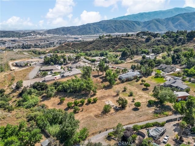 Deercrest Drive, Devore