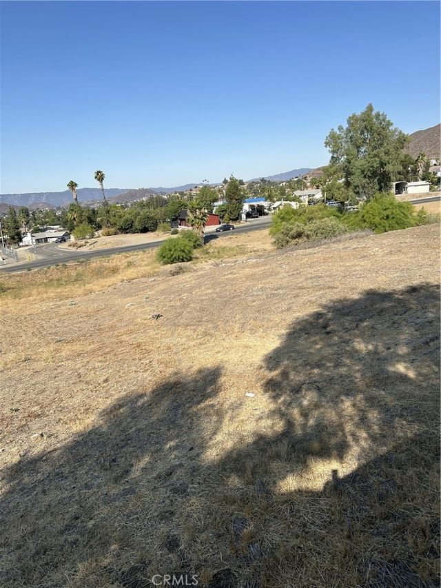 84 Goetz, Menifee