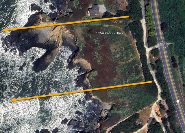 10247 Cabrillo Highway, Pescadero