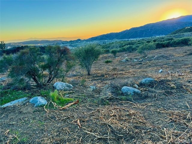 18681 Deercrest Estates Place, Devore