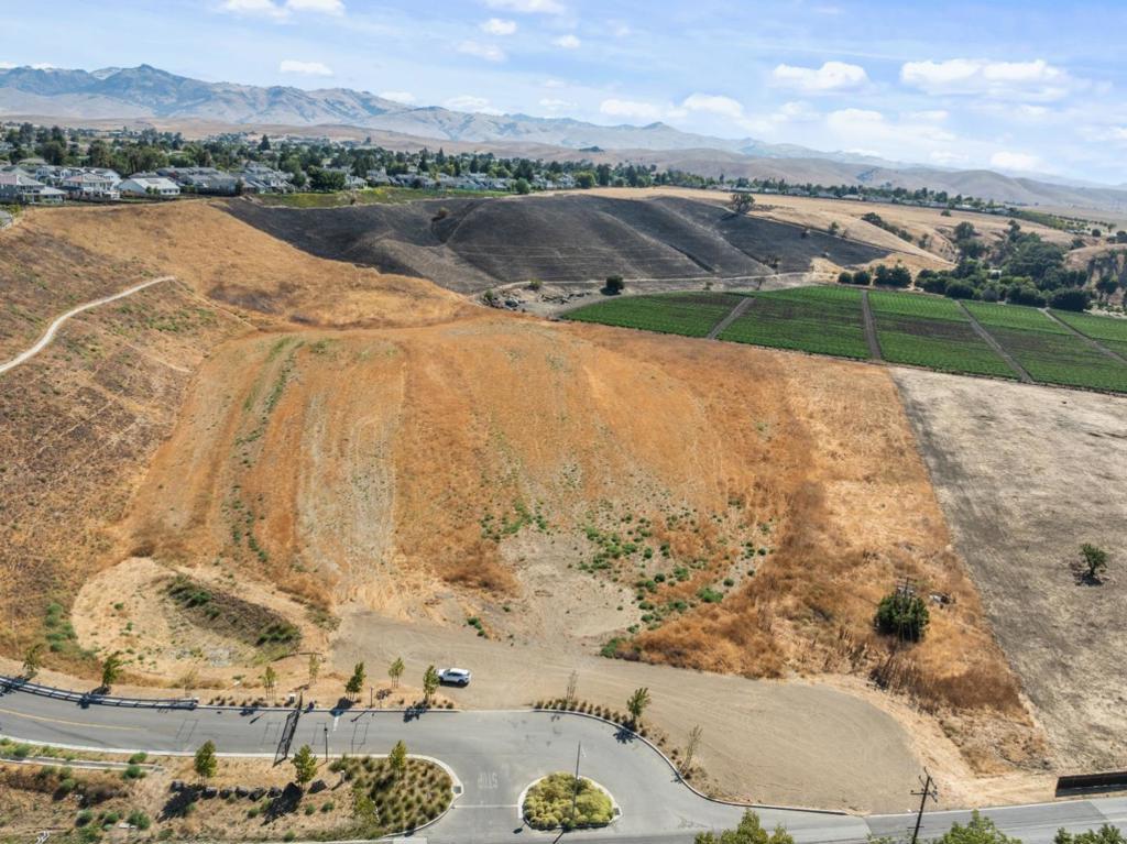 4821 Southside Road, Hollister