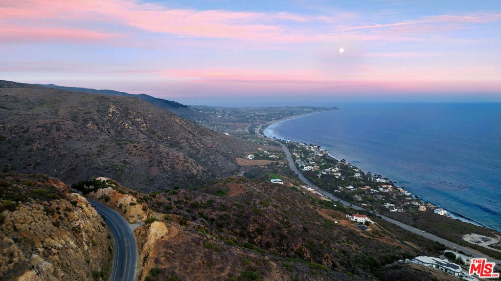 Photo of Listing #25576823