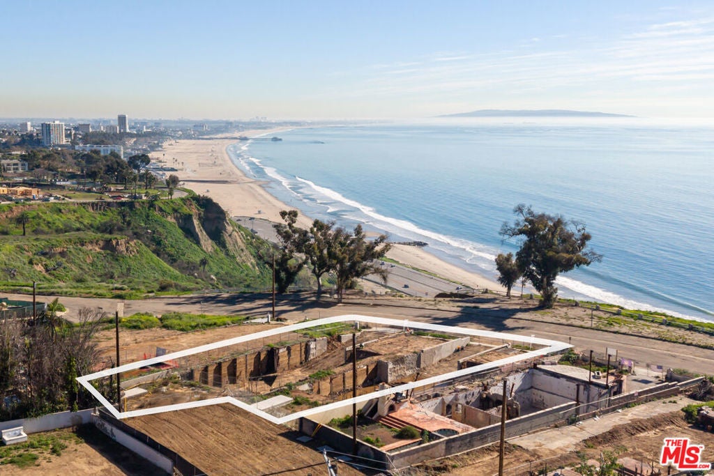 Photo of Listing #25582177