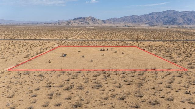 10425 Laguna Seca Drive, Apple Valley