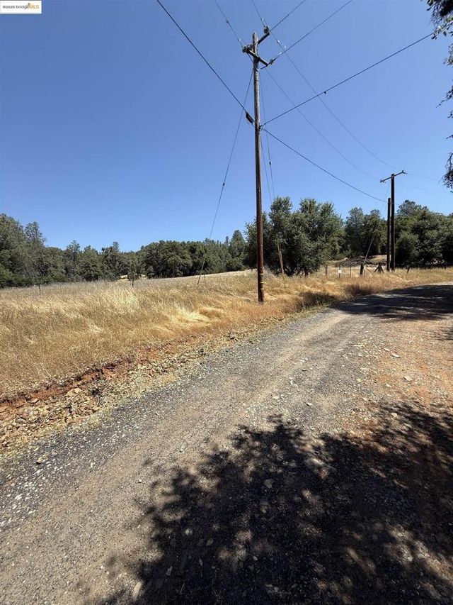 5306 Greeley Hill Road, Coulterville