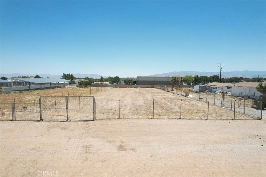 25 Tamarisk Avenue, Hesperia