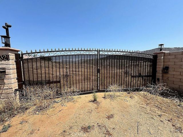 16321 Espola Road, Poway