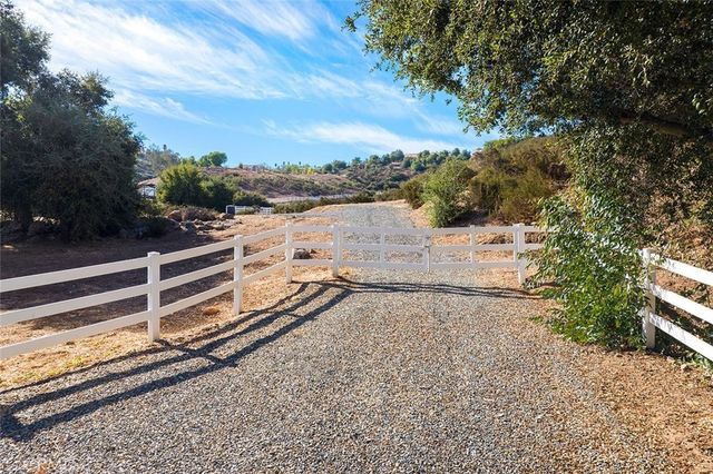 38563 Calle De Companero, Murrieta