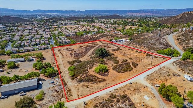 Linnel Lane, Murrieta