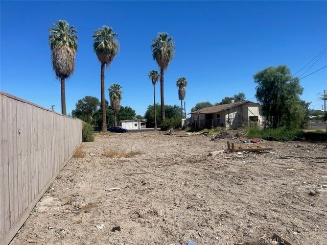 S Broadway, Blythe