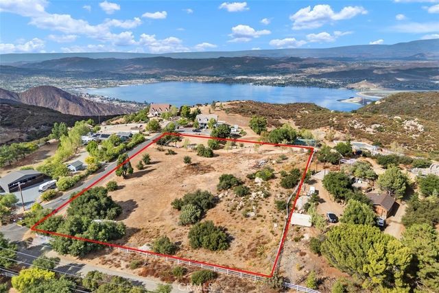 2 S. Main Divide, Lake Elsinore