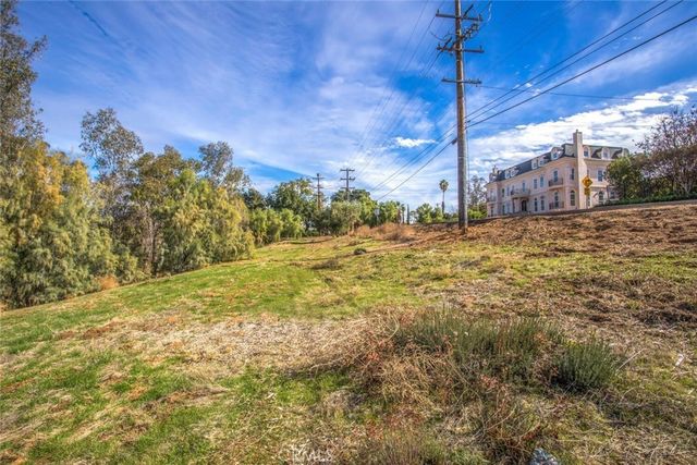724 W Sunset Drive, Redlands
