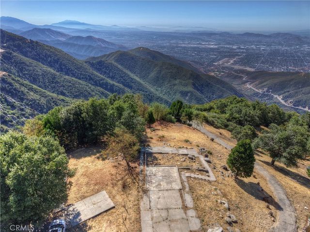 1180 Saturn Way, Crestline