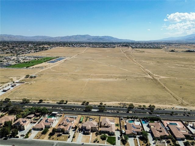 Apple Valley Road, Apple Valley