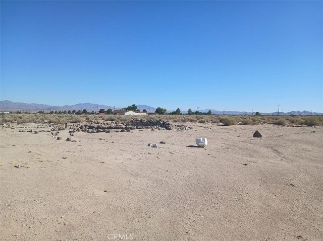 1 E Clark, Lucerne Valley