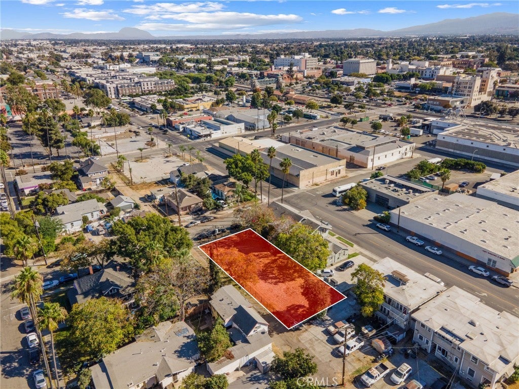 335 North Gordon Street, Pomona