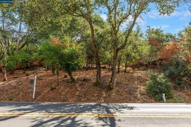 184 Glorietta Blvd, Orinda