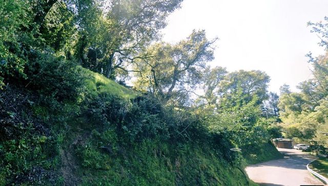 Girvin Drive, Oakland