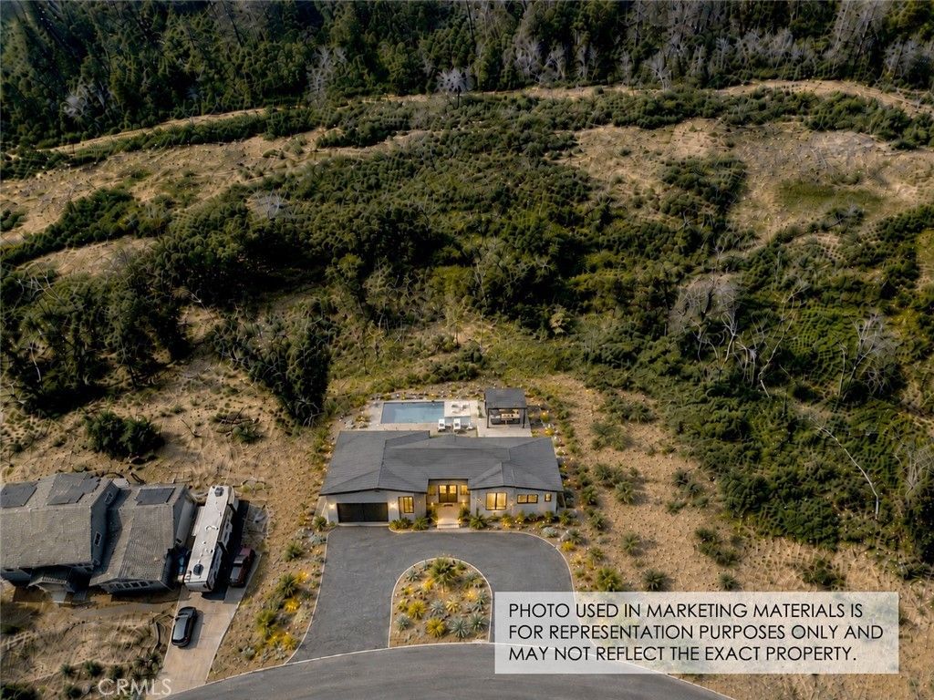 2200 De Mille Road, Paradise