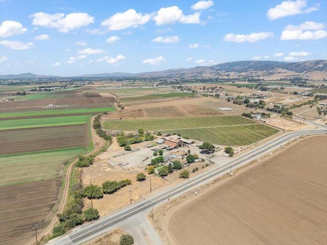 2675 Pacheco Pass Highway, Gilroy