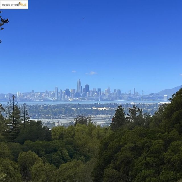 11275 Kerrigan Dr, Oakland