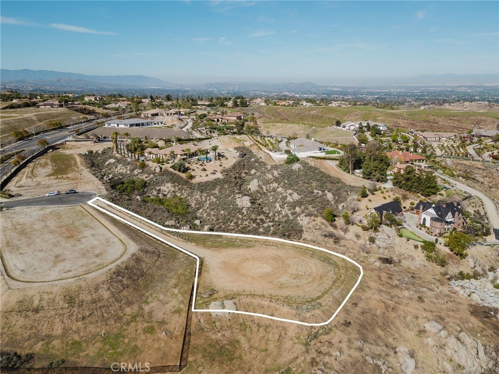 Photo of Listing #IV25233027