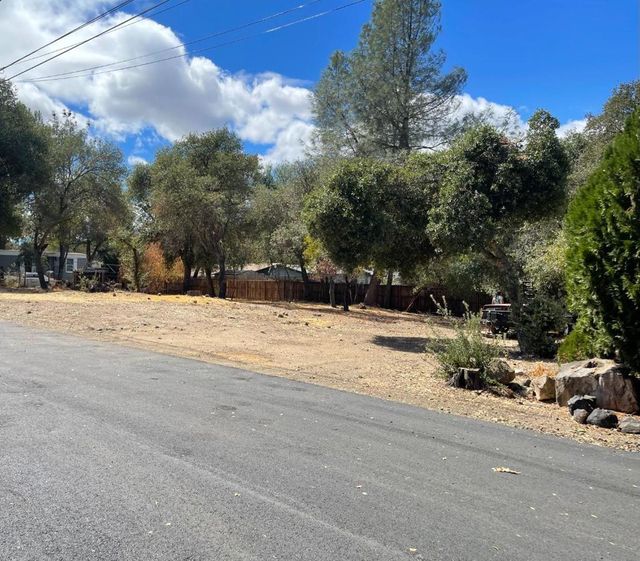 2901 10th Street, Clearlake
