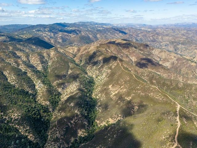 Non-situs, Morgan Hill