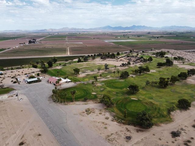 1 Acre On Wells, Blythe
