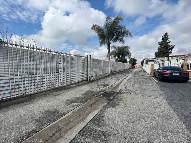 11 Alley Way, La Puente