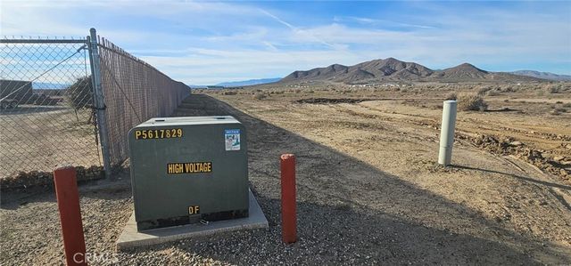 67th St W / Felsite, Rosamond