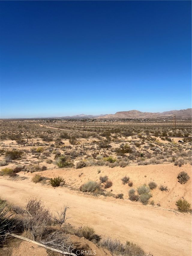 9670 Denrock Road, Apple Valley
