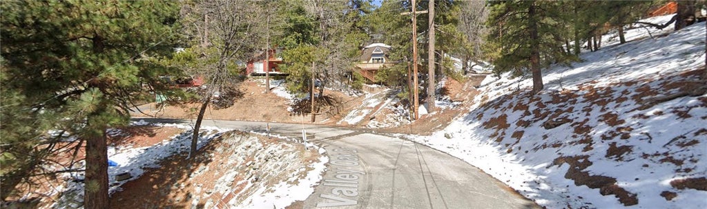 30970 Valley Oak, Running Springs